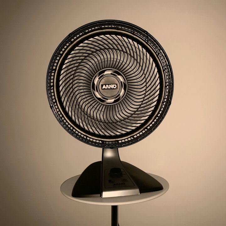 রিচার্জেবল টেবিল ফ্যান